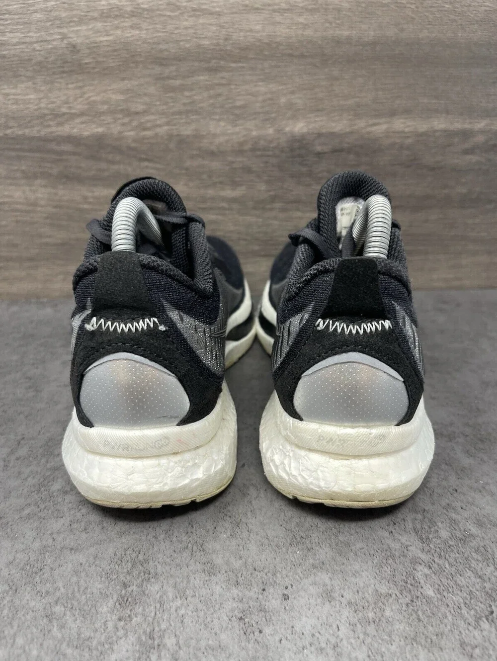 Saucony shoes sku